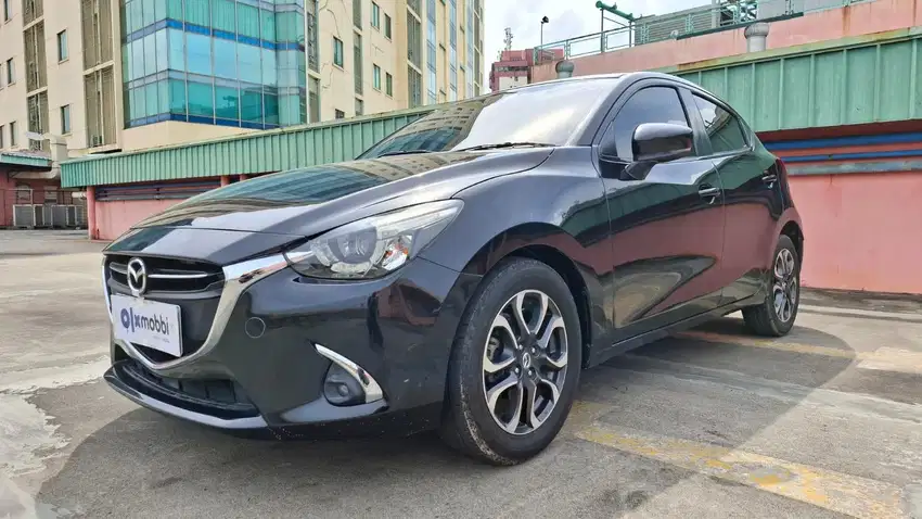 Pajak Panjang - Mazda 2 1.5 R Skyactiv Bensin-AT 2017