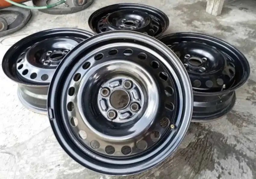 Velg Kaleng Oem Mobilio R15 Plus Dop