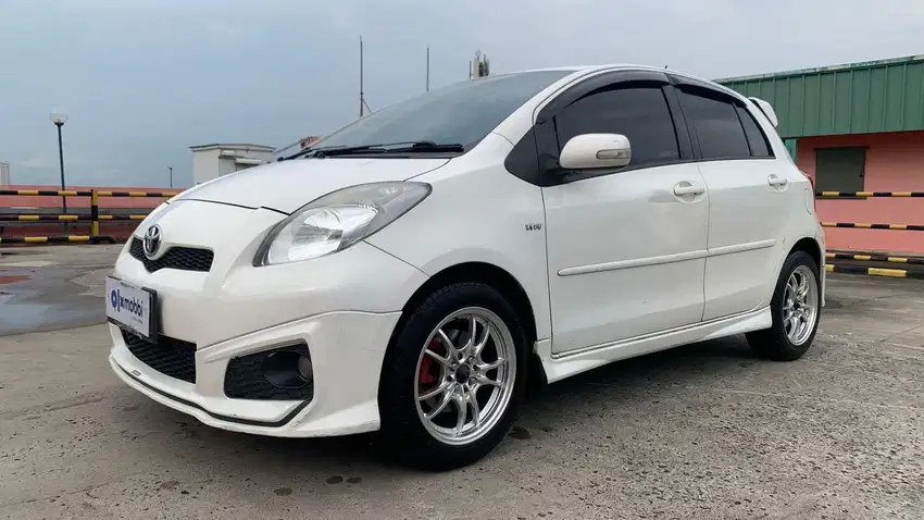 Pajak Panjang - Toyota Yaris 1.5 S Bensin-MT 2013