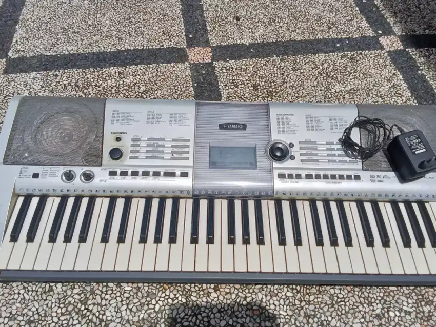 Keyboard organ piano Yamaha psr e403