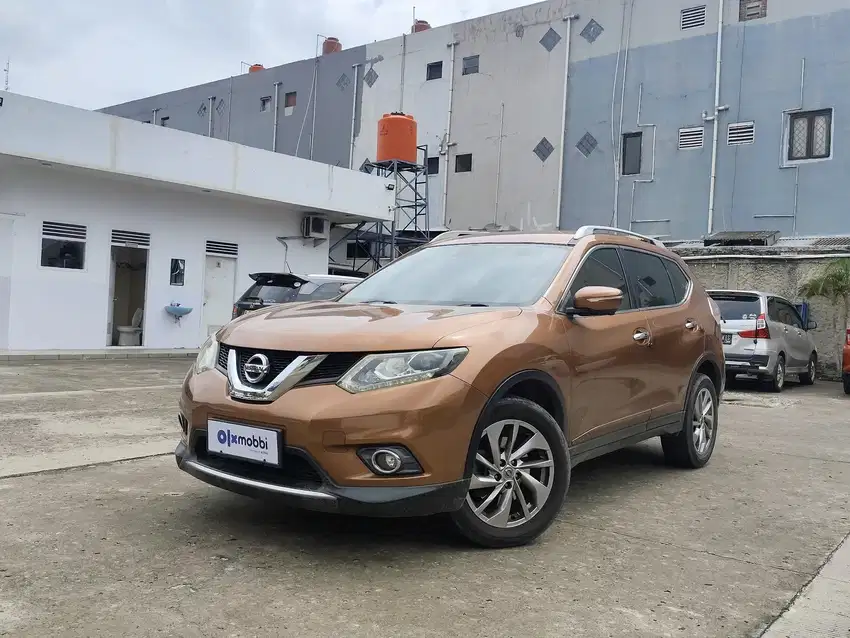 DP RENDAH - Nissan X-Trail 2.5 Bensin-AT 2017