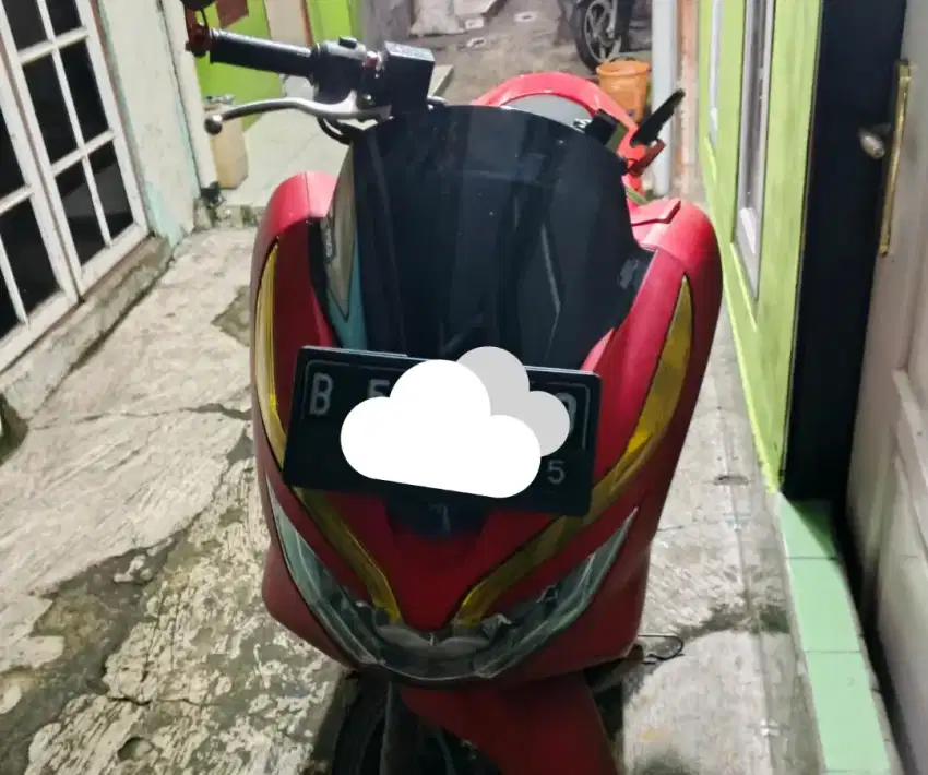 Honda pcx 150cc merah