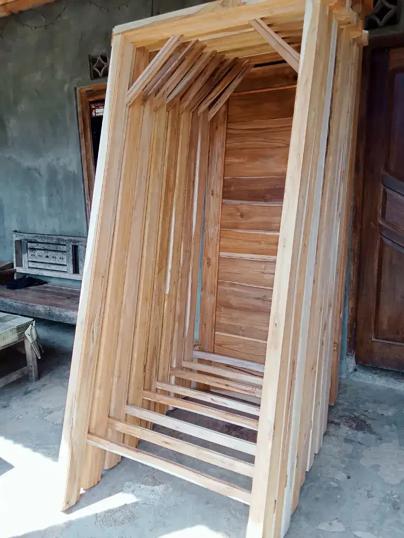 Kusen pintu jati