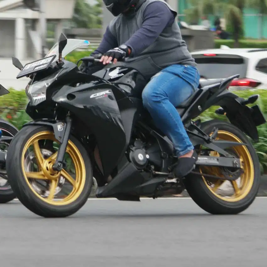 CBR 250 R all black