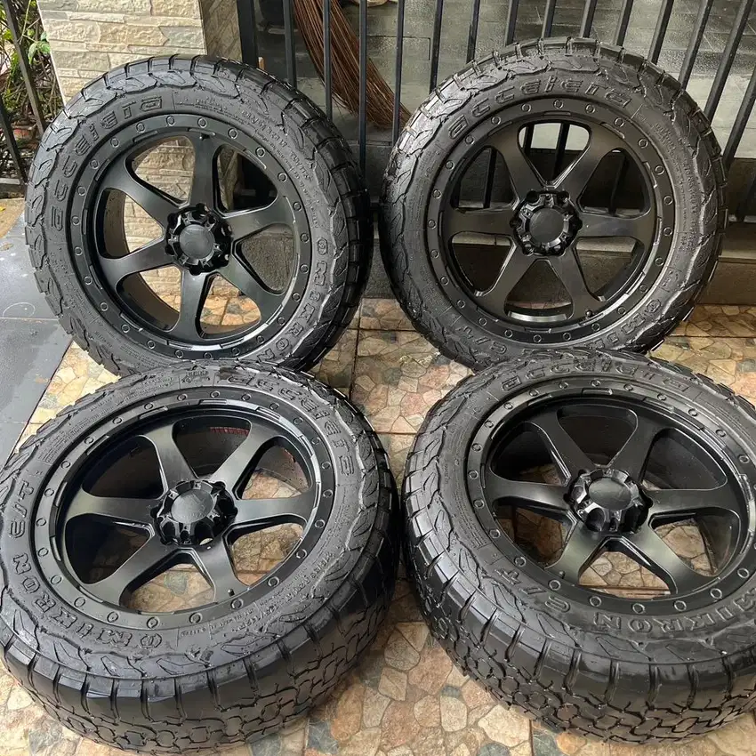 VELG R20 + BAN C/T 6x139 (for Pajero, Fortuner, Hilux, MUX)