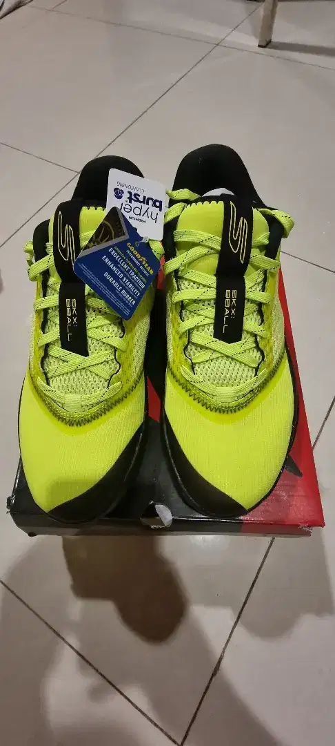 Sepatu basket Sketcher Sky Float BNIB size 42.5