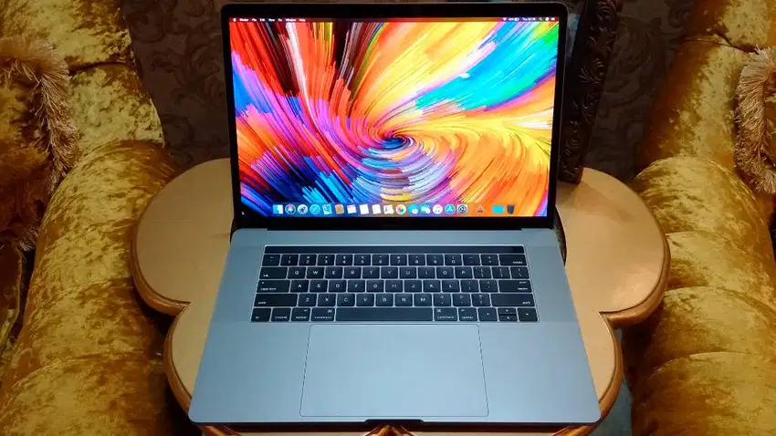 Macbook Pro Retina 15 Ram 16GB Editing Berat AMD PRO Core i7 SSD 512GB