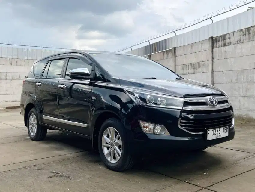 TOYOTA INNOVA 2.0 V BENSIN AT 2019 LOW KM