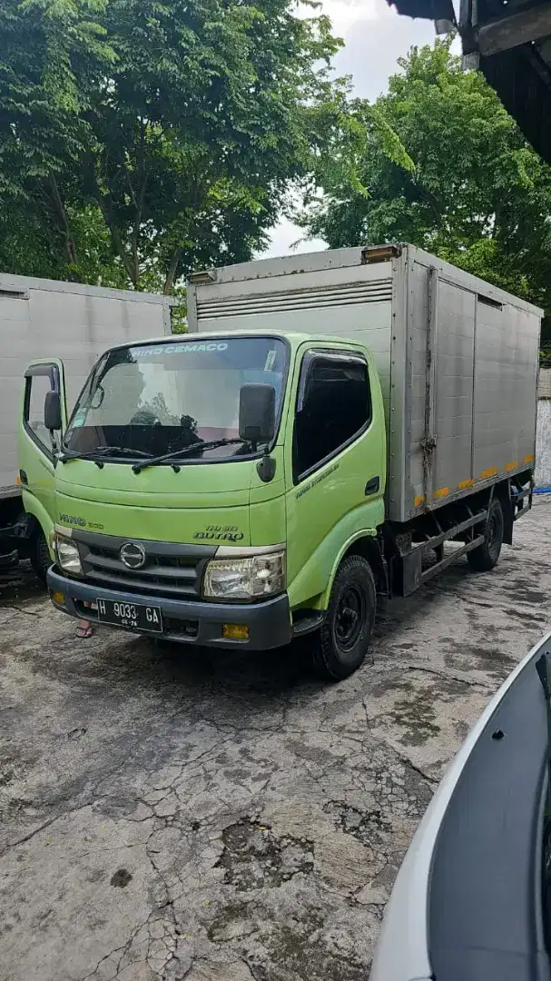 HINO DUTRO 110 SD LONG ENGKEL 4BAN 2016 BOX DYNA ELF  COL bok canter