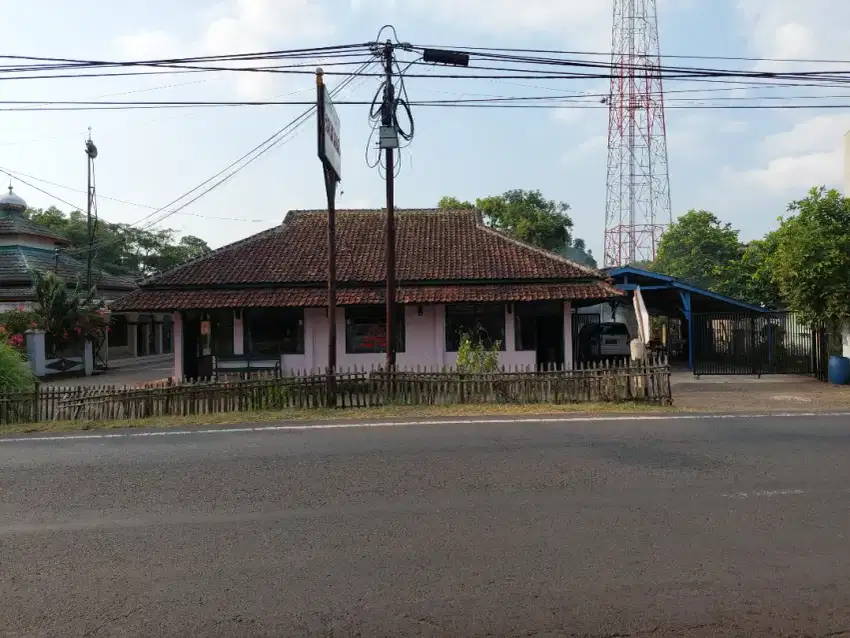 Disewakan bangunan bekas rumah makan