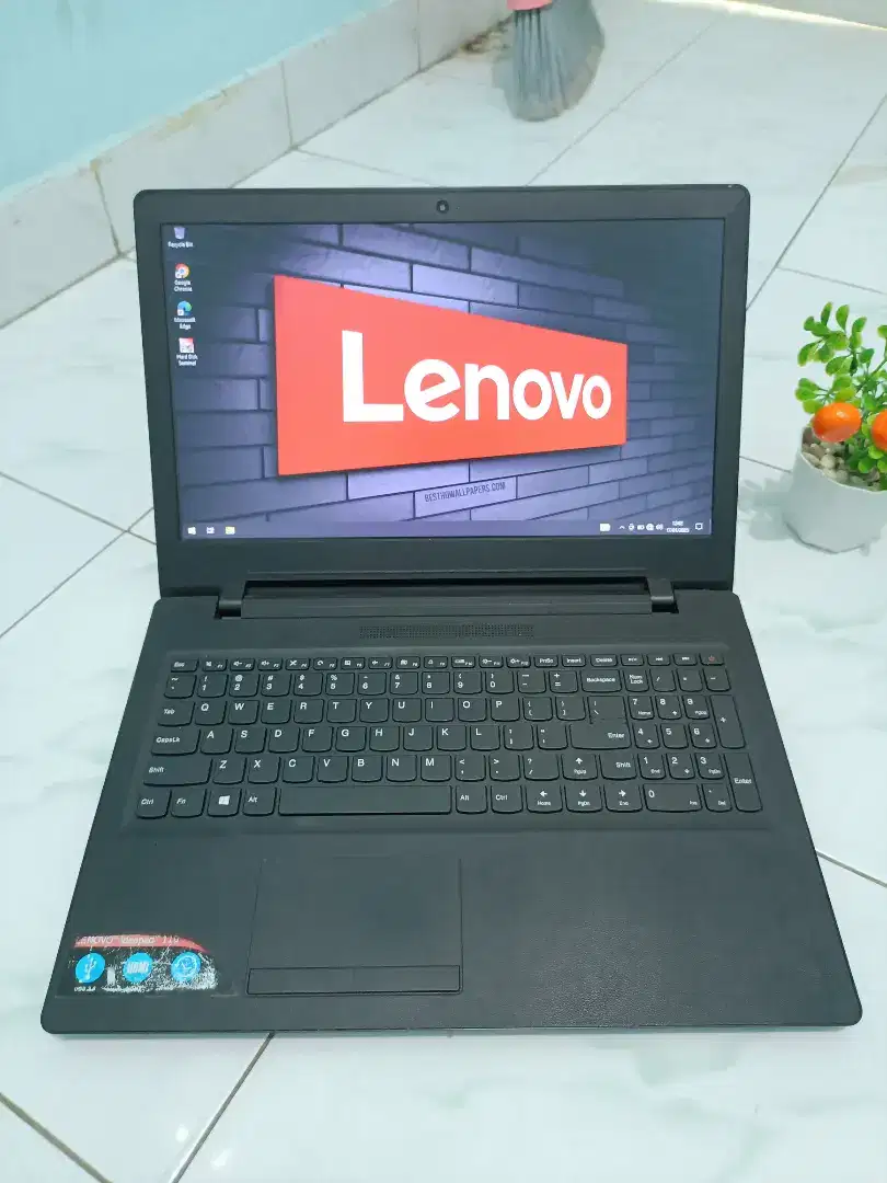 Laptop Lenovo Slim A8 4core gaming render