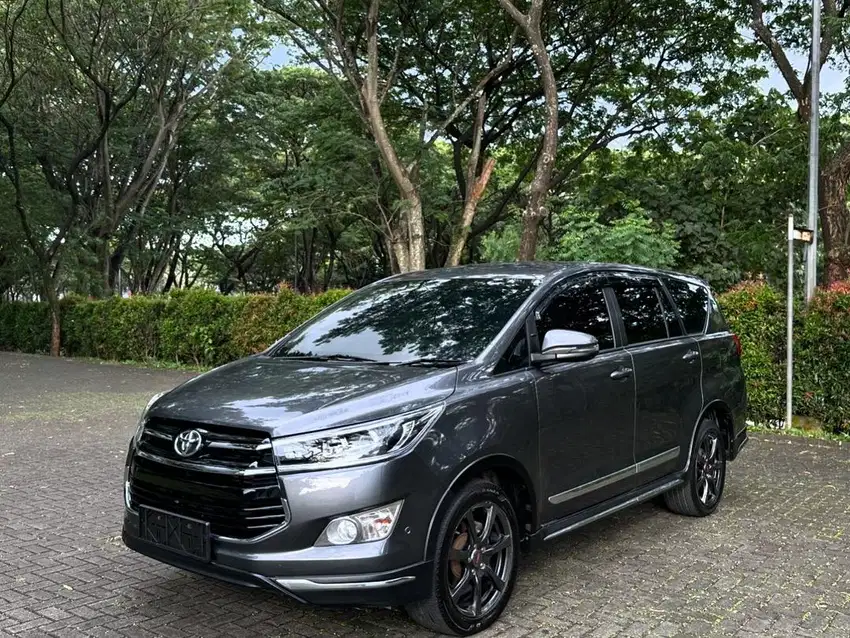 Toyota Innova 2.4 V Diesel 2017 Fortuner Pajero CRV Voxy