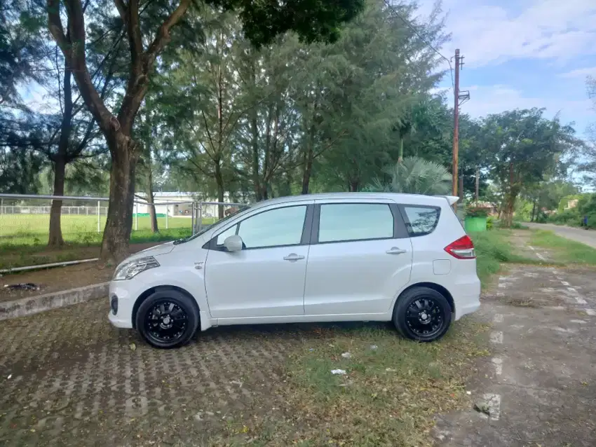 Di jual mobil Ertiga 2018 tipe GL manual