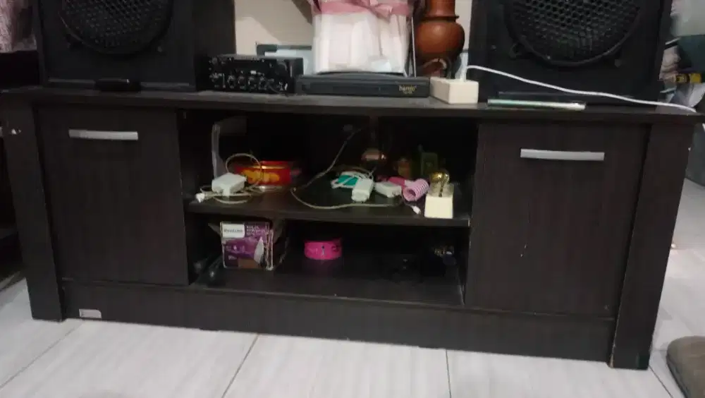 Buffet kayu minimalis