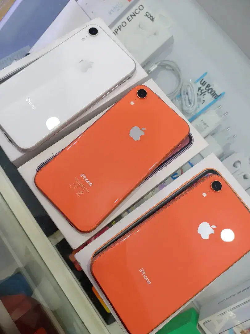 Iphone Xr  128 GB (All Operator dan permanen kartu Axis)