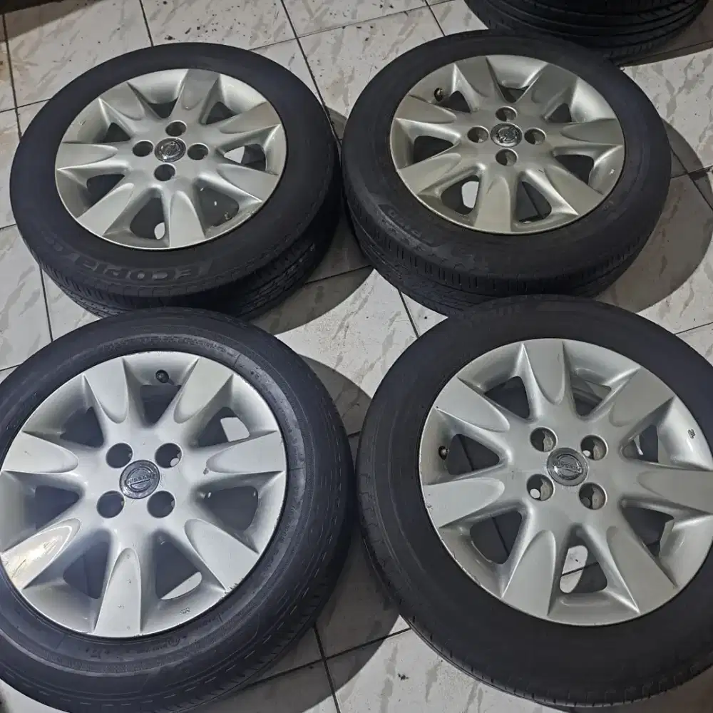 Velg dan ban r15 oem nissan march cocok buat mobil datsun dll