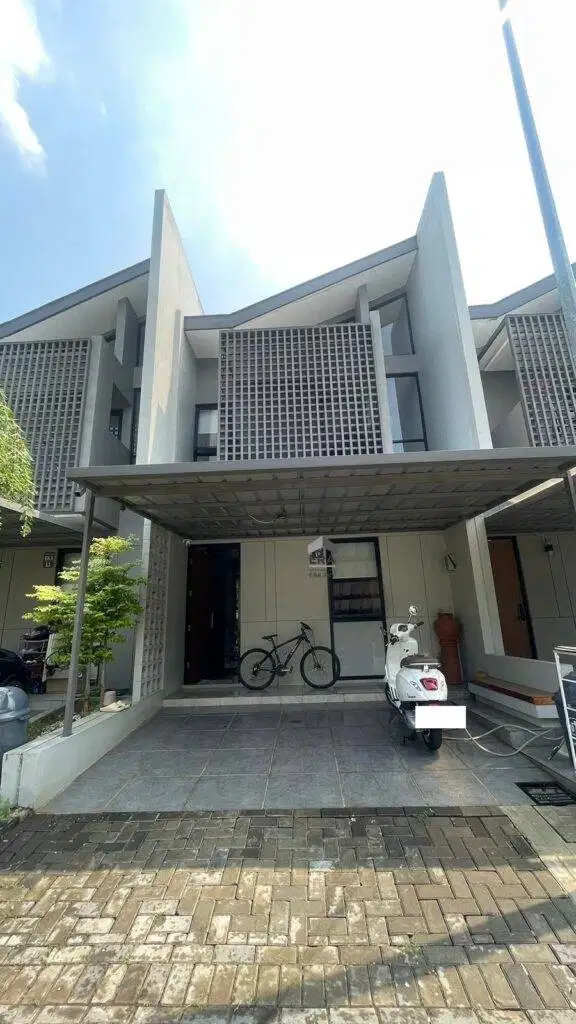 Rumah di Cluster O2 Grand Wisata Bekasi
