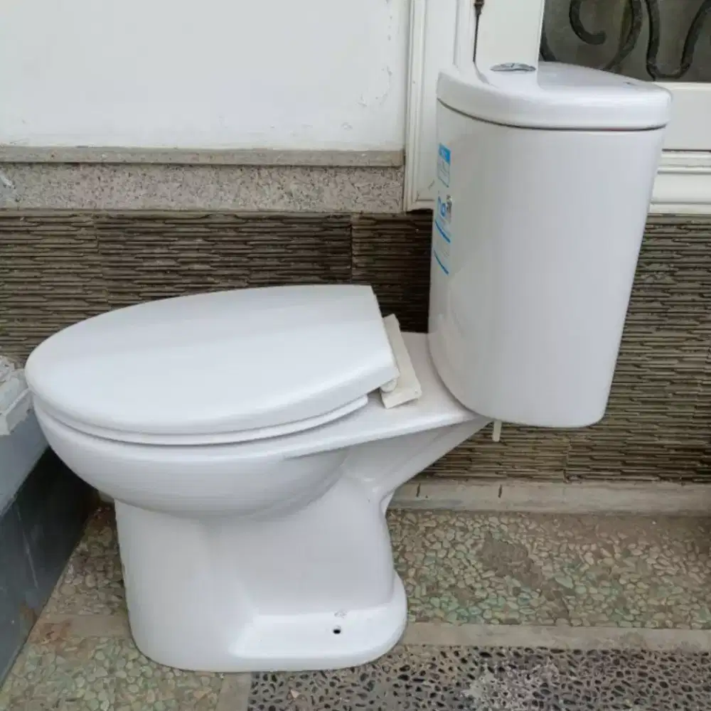 kloset duduk/wastafel/waterheater