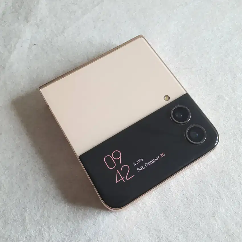 Samsung Galaxy Z Flip 4 5G 8/128GB Resmi SEIN Like New Super Mulus