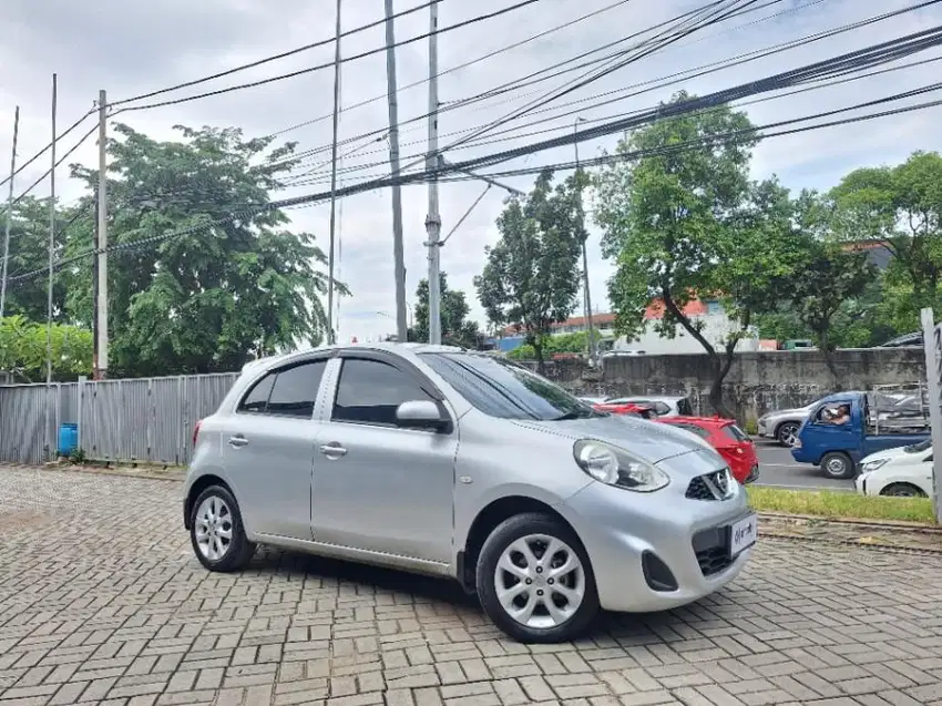 [OLX Mobbi] Nissan March Merah 1.2 L Bensin-MT 2015 TML