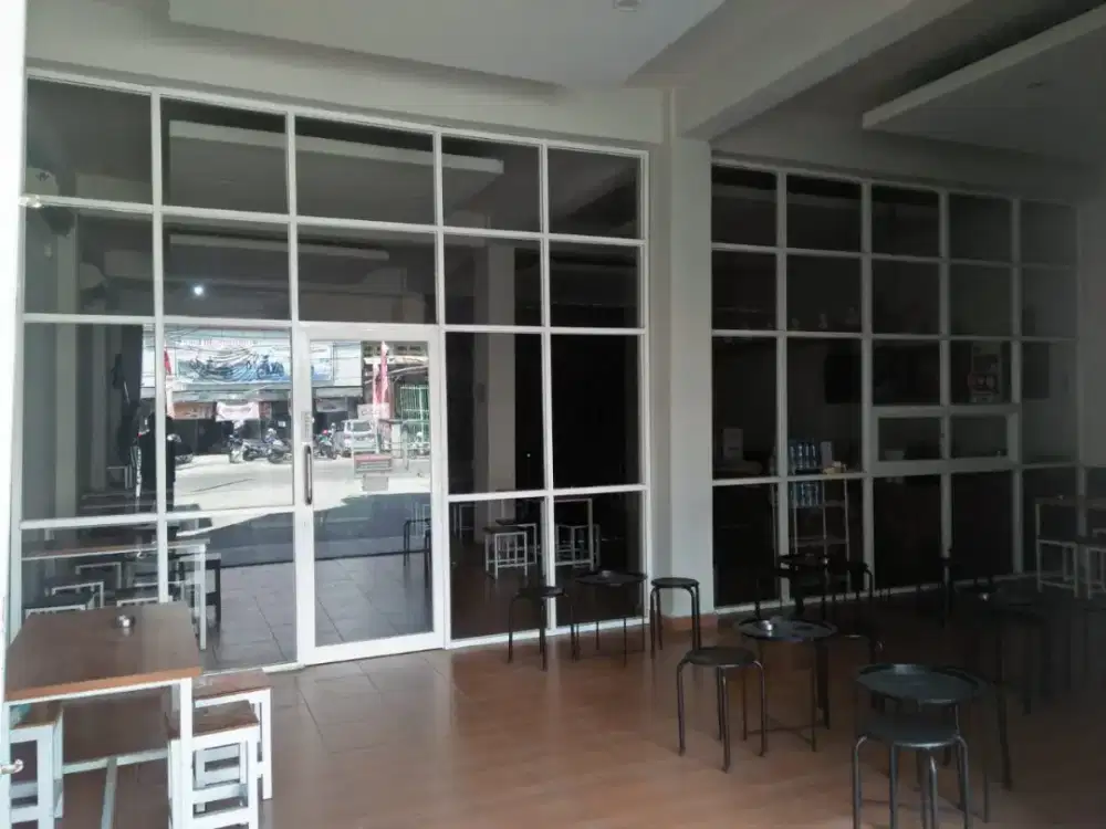 bikin partisi kaca almanium