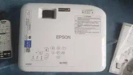 Proyektor EPSON EB E500