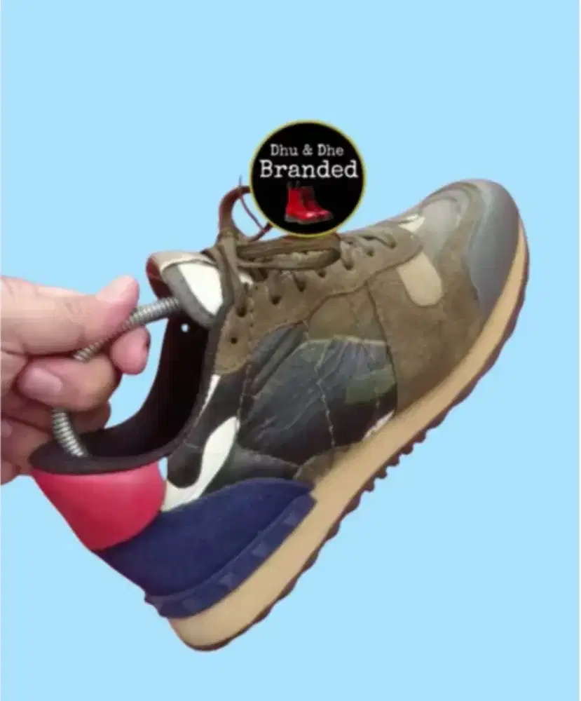 Sepatu Valentino Garavani Size 40 original Italia ( prelove) ) Mewah