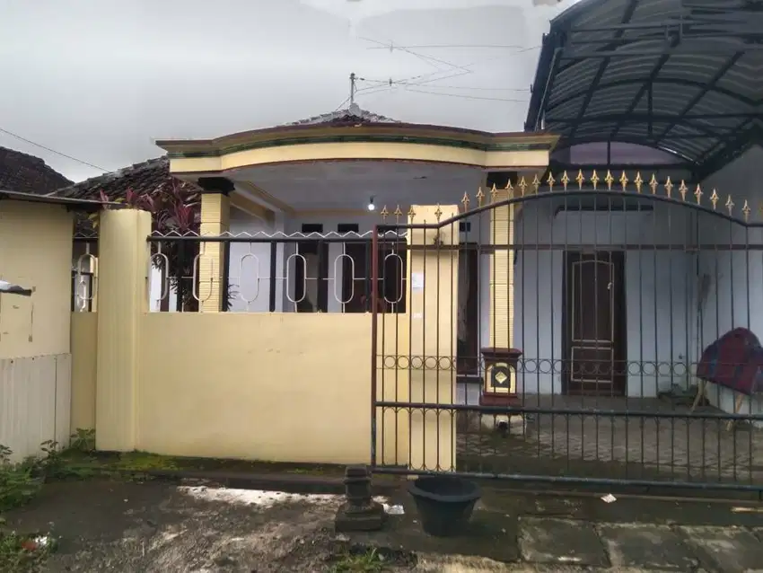 Dijual Rumah Classic SHM Siap Huni Ngampel Kediri