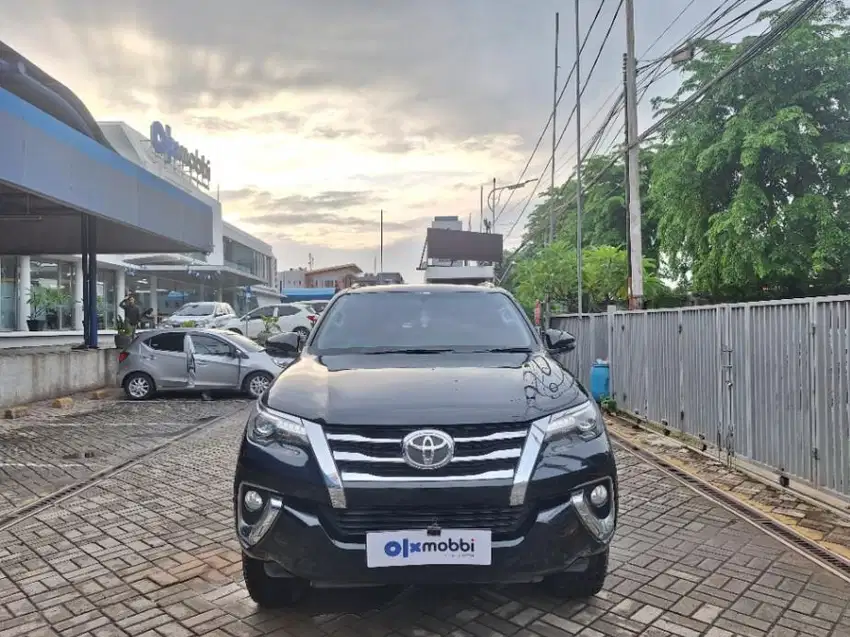 [OLX Mobbi] Toyota Fortuner Hitam 2.4 G Solar-AT 2020 36U