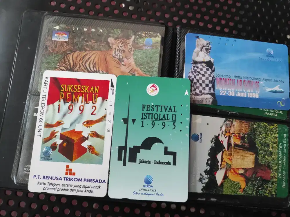 Album Kartu telepon lawas jadul  isi 51 kartu