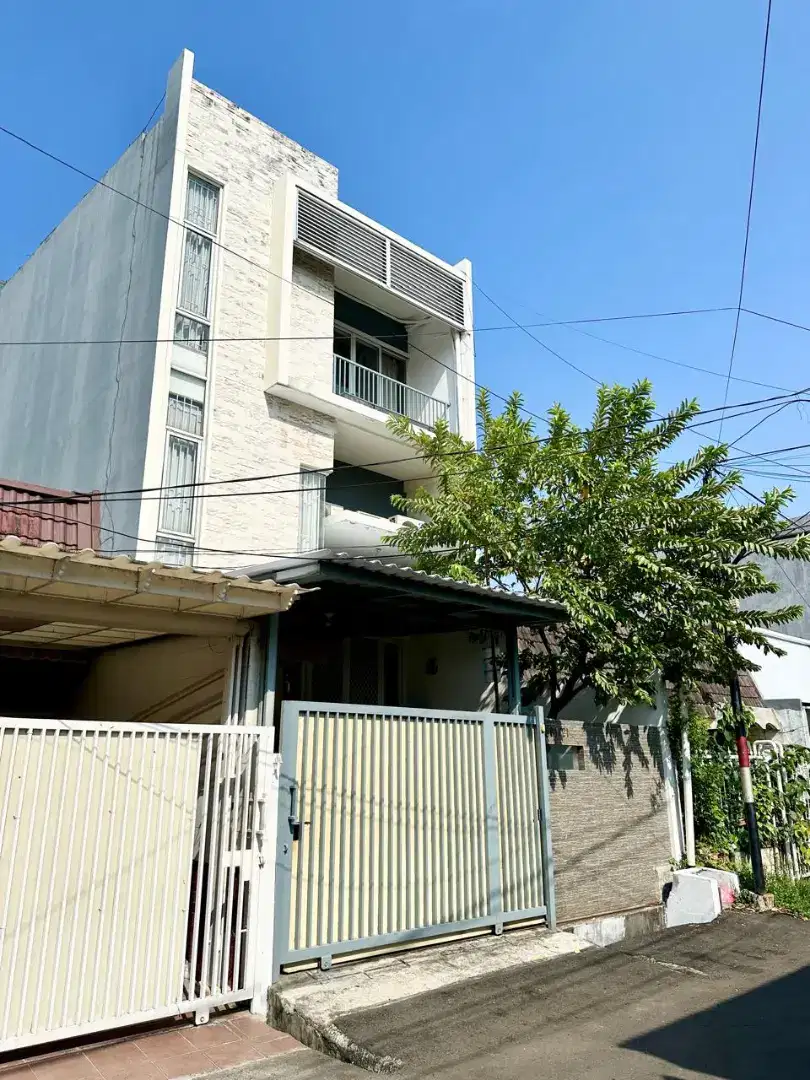 Jual Rumah Modern 2.5 Lt Kelapa Molek
Kelapa Gading Jakarta Utara