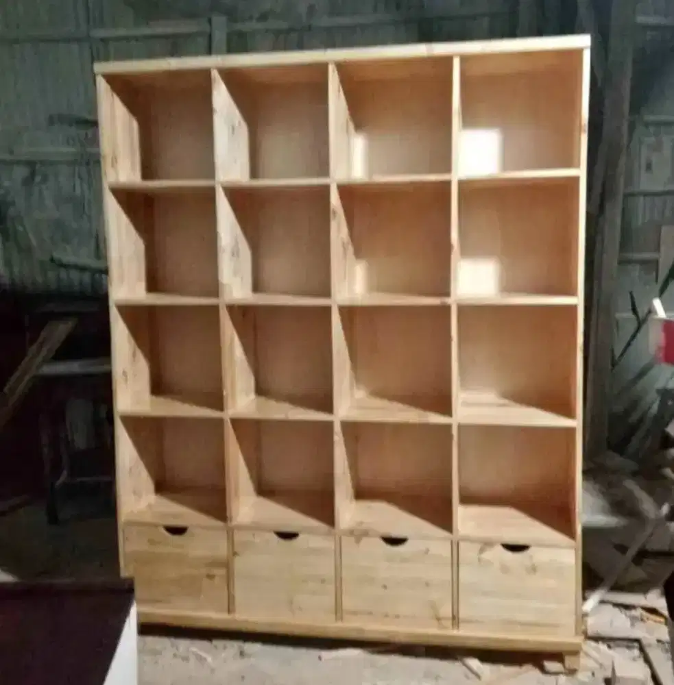 Rak/tatakan serbaguna