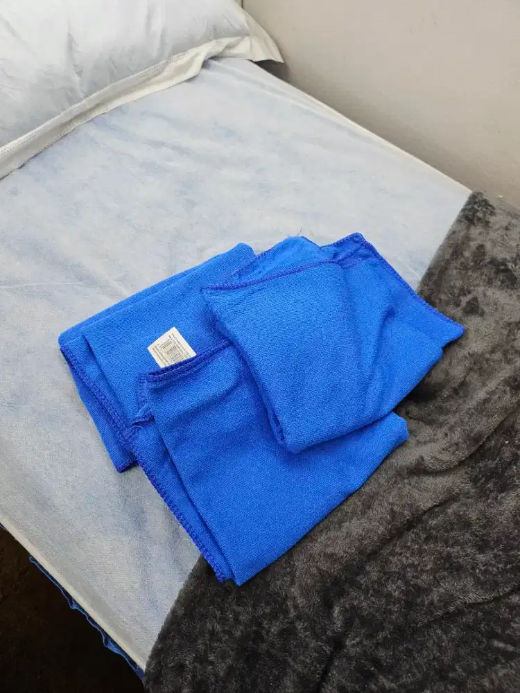 Handuk ukuran 25x80cm warna biru saja