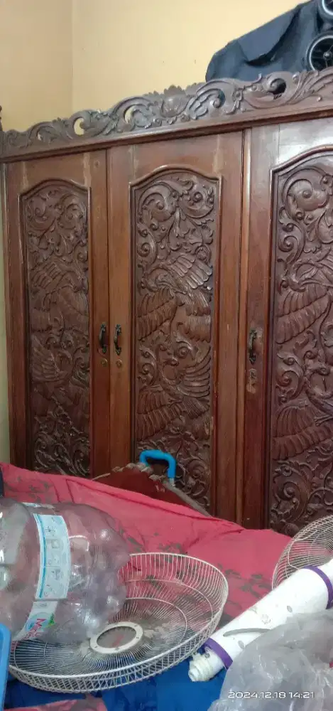 Dijual Lemari Pakaian Jati Ukir, Dipan tempat tidur jati ukir