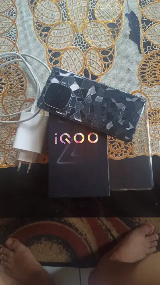 Vivo Iqoo Z9 8+8/256 Chipset Snapdragon 7gen3 baterai 6000 mah 80 watt