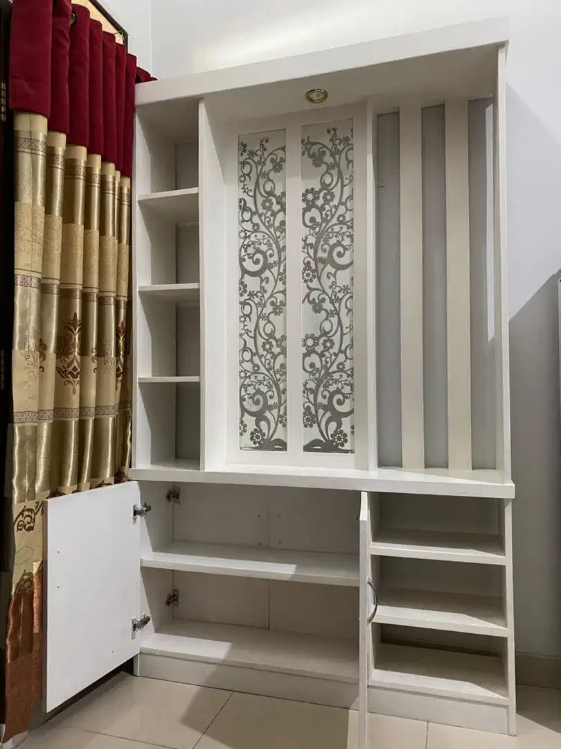DIJUAL Cepat Lemari Partisi Putih Elegan Murah