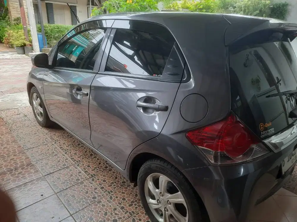 DIJUAL SANTAI BRIO 1.2  E MT