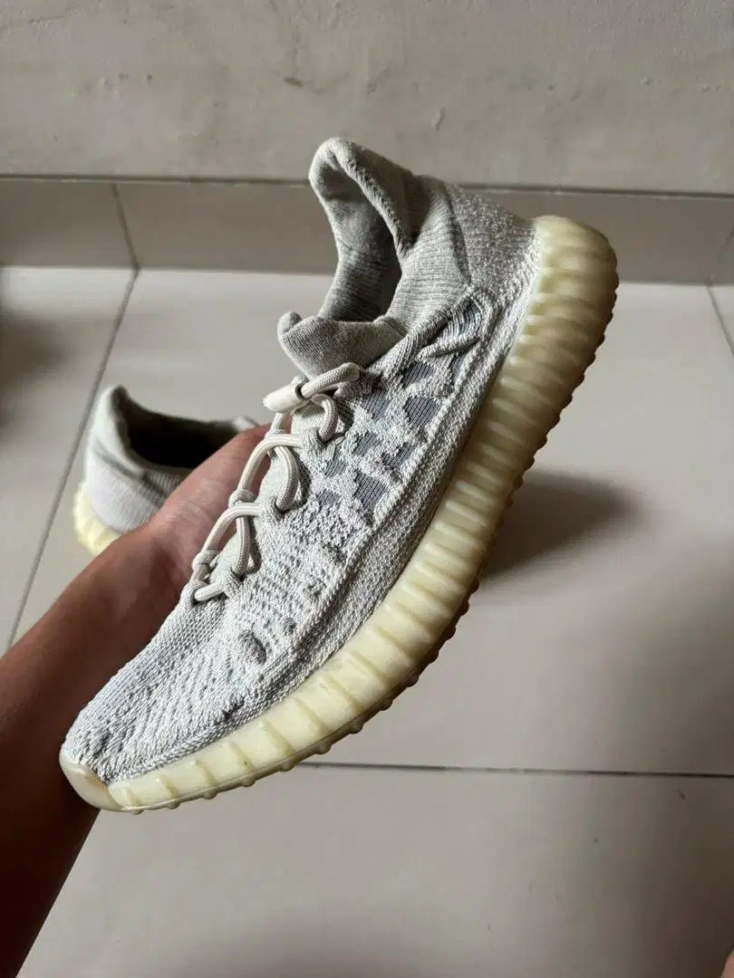 Yeezy 350 V2 CMPCT Slate Bone
