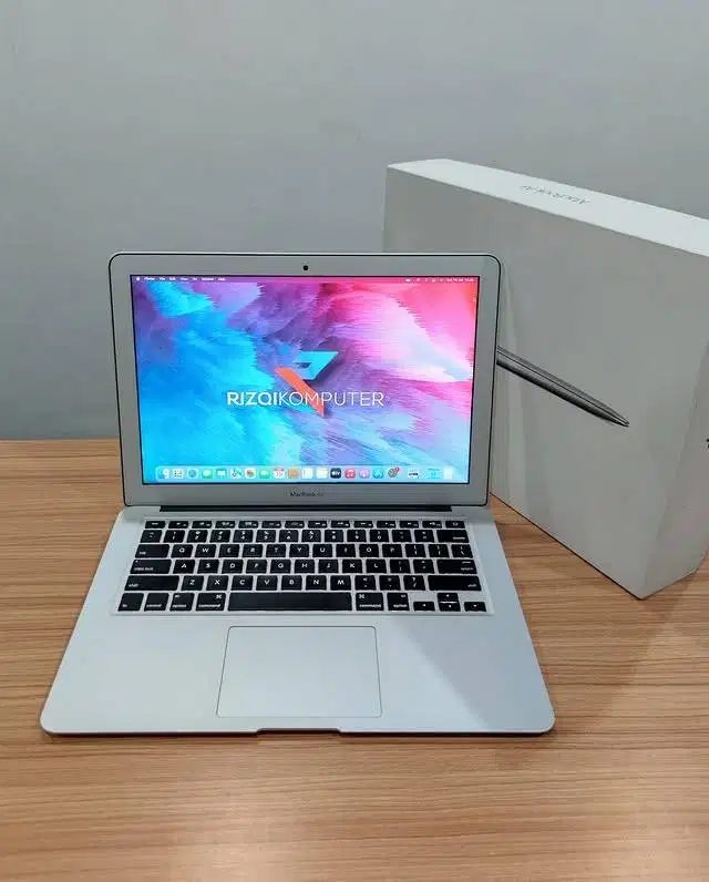 Macbook Air 13 2017 Intel Core i5 Ram 8GB SSD 128GB Siap Pakai