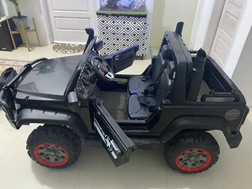 MOBIL REMOT AKI BISA NAIK 2 ORANG