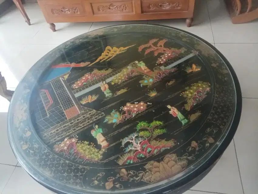 Meja Bundar Kayu Oriental Oshin