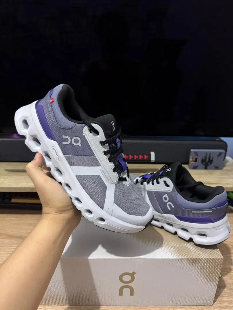 On Cloudrunner 2 Fossil Indigo size 8.5/42