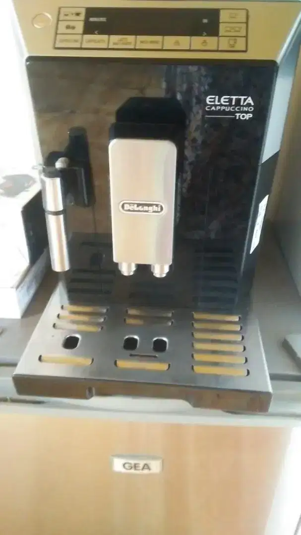 Mesin Kopi Eletta DELONGHI,