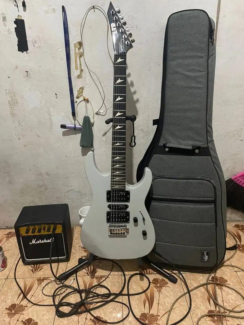 Gitar Listrik ESP LTD MT 130 Like New +Gigbag+Standing gitar+Ampli