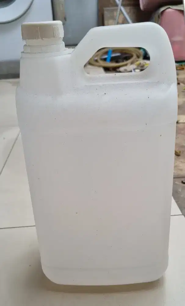 Jarigen 5lt bekas lengkap dengan tutupnya