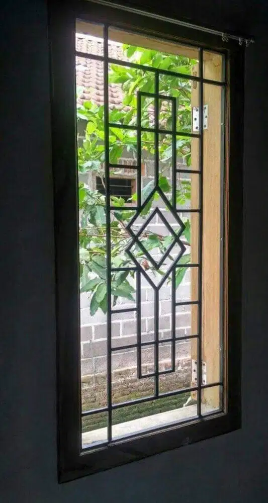 Teralis jendela minimalis motif custom