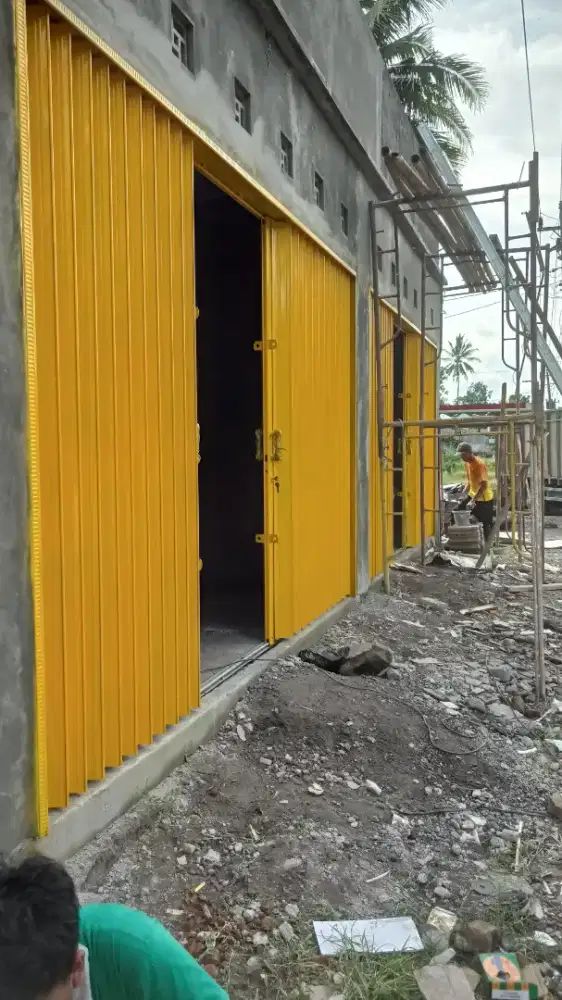 Specialis folding gate