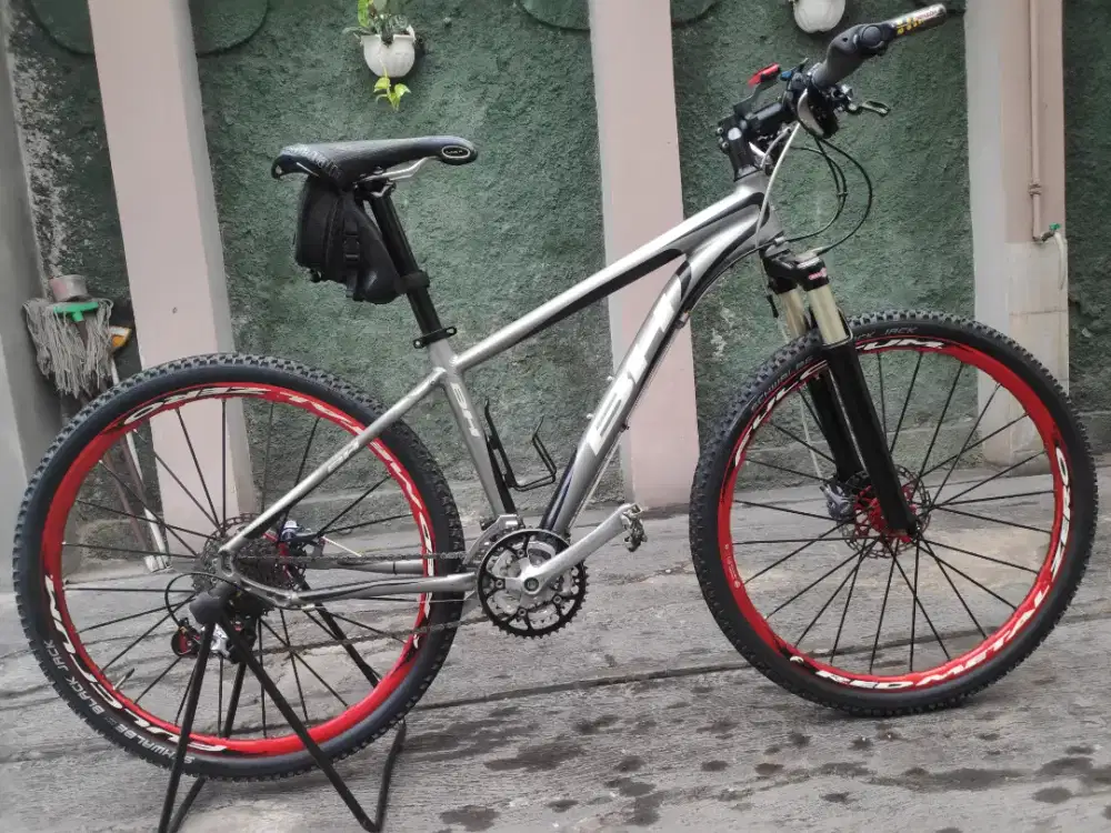 SEPEDA MTB 26 BH