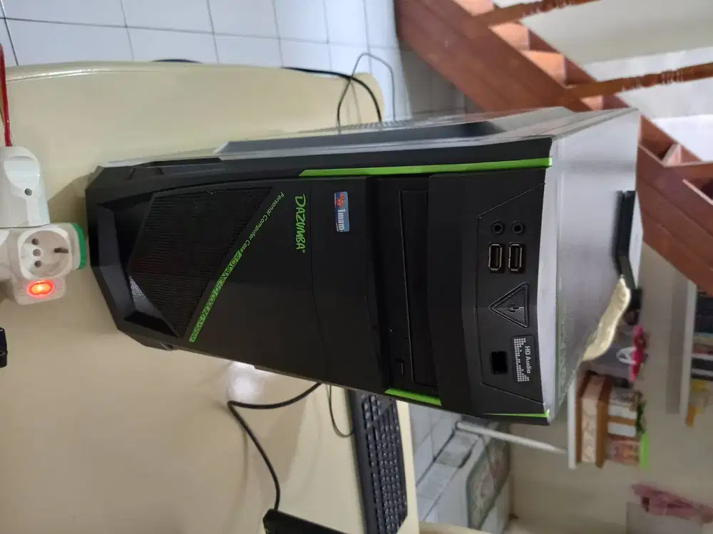 Komputer desktop gaming tinggal colok