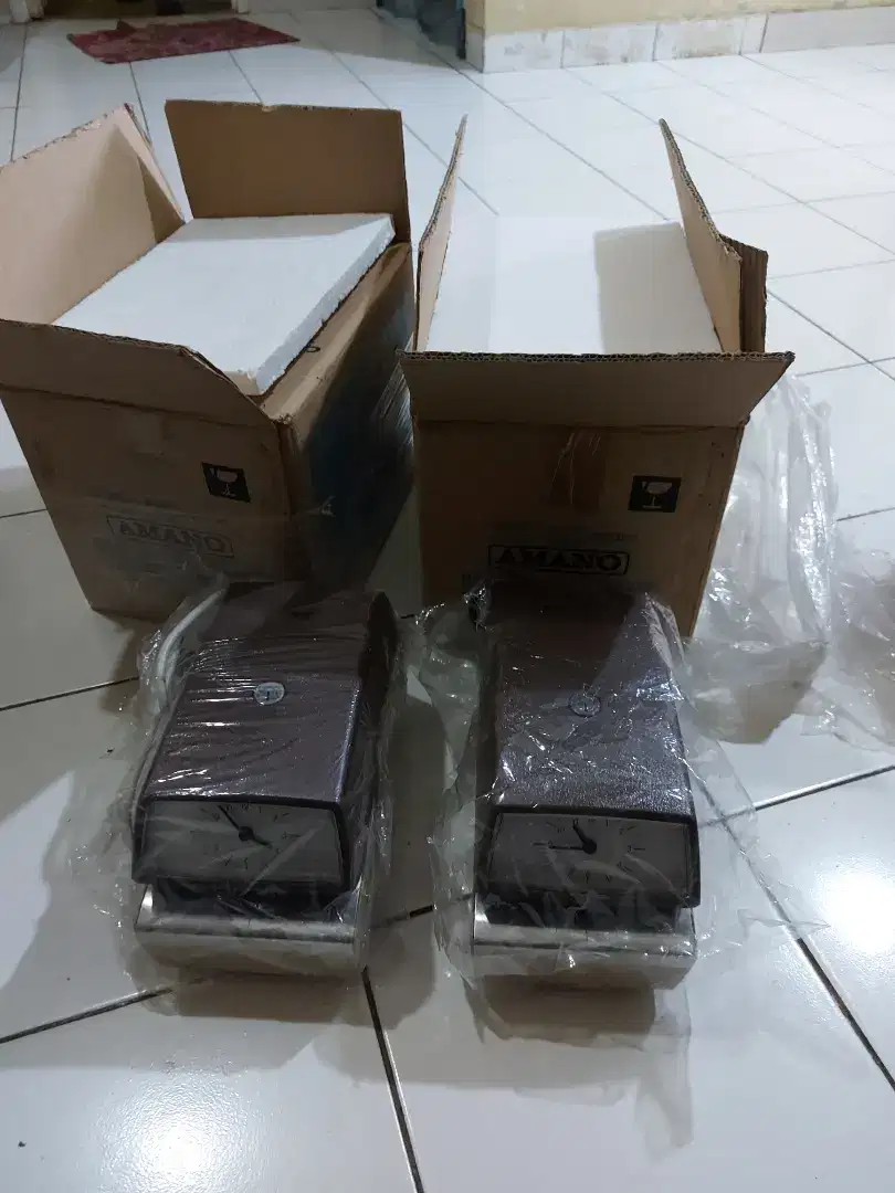 Mesin absen amano